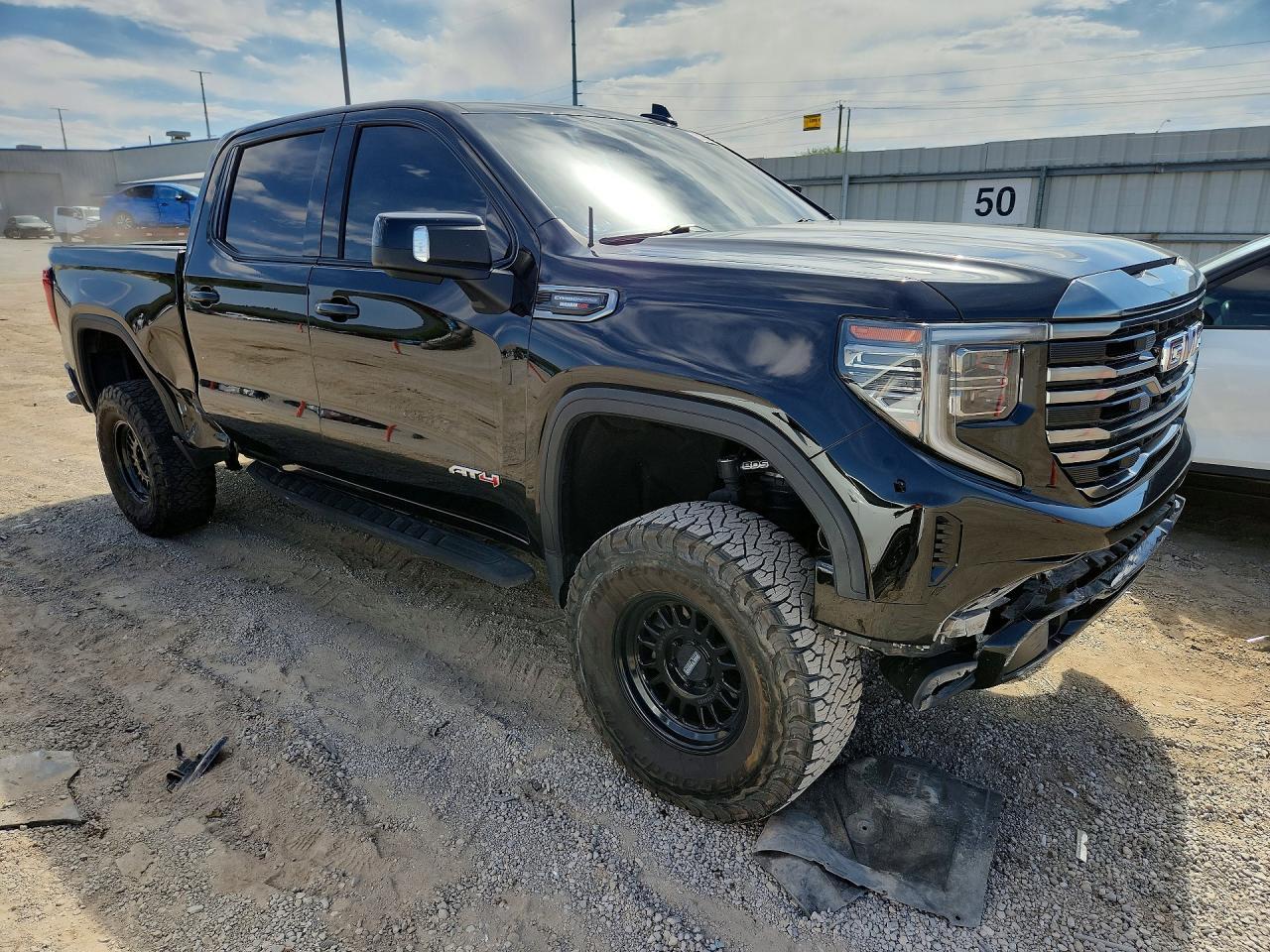 2022 GMC Sierra K1500 At4 - zdjęcie 4