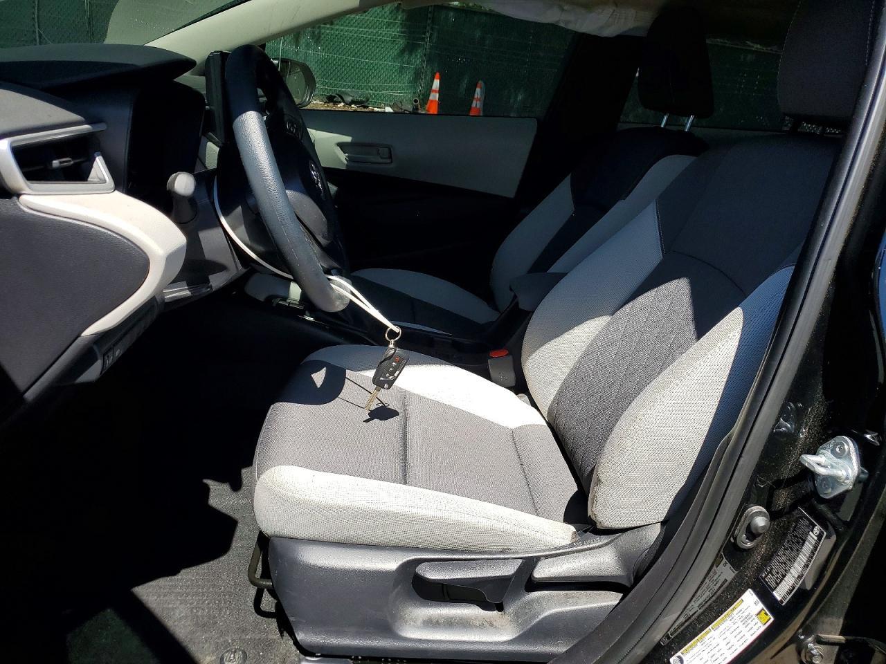 2025 Toyota Corolla Le - zdjęcie 7