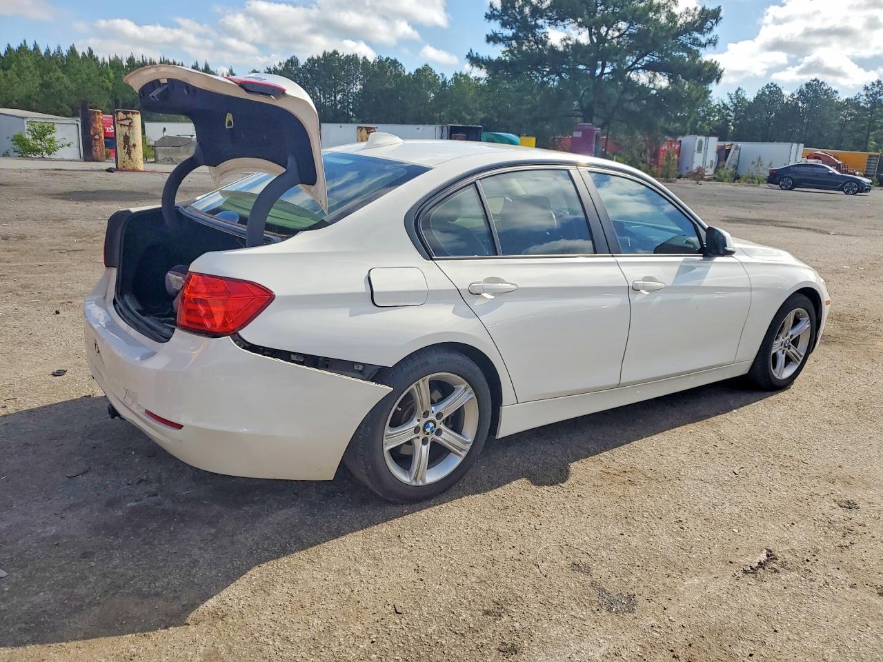 2013 BMW 320 I - zdjęcie 3
