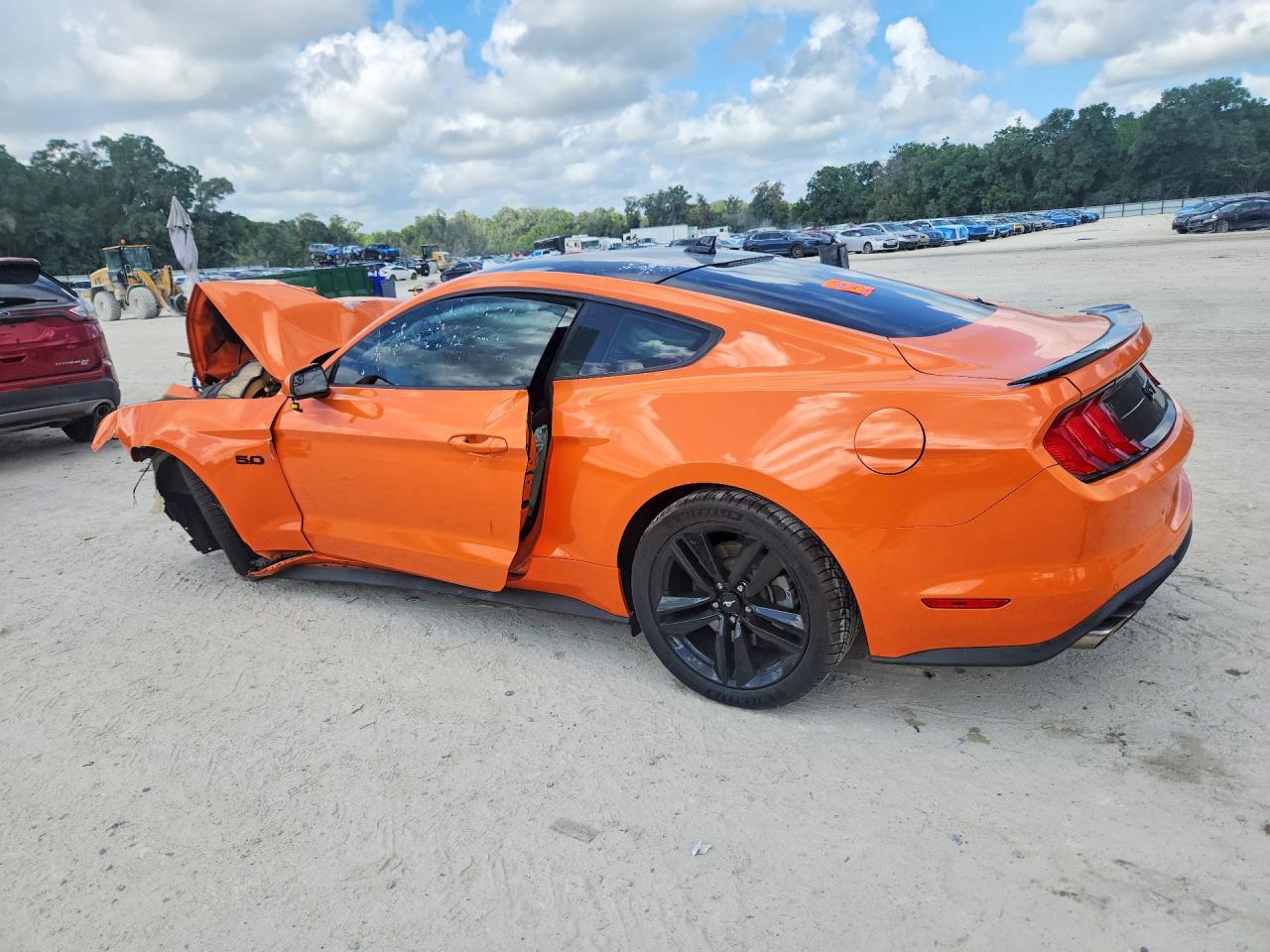 2020 Ford Mustang Gt - zdjęcie 2