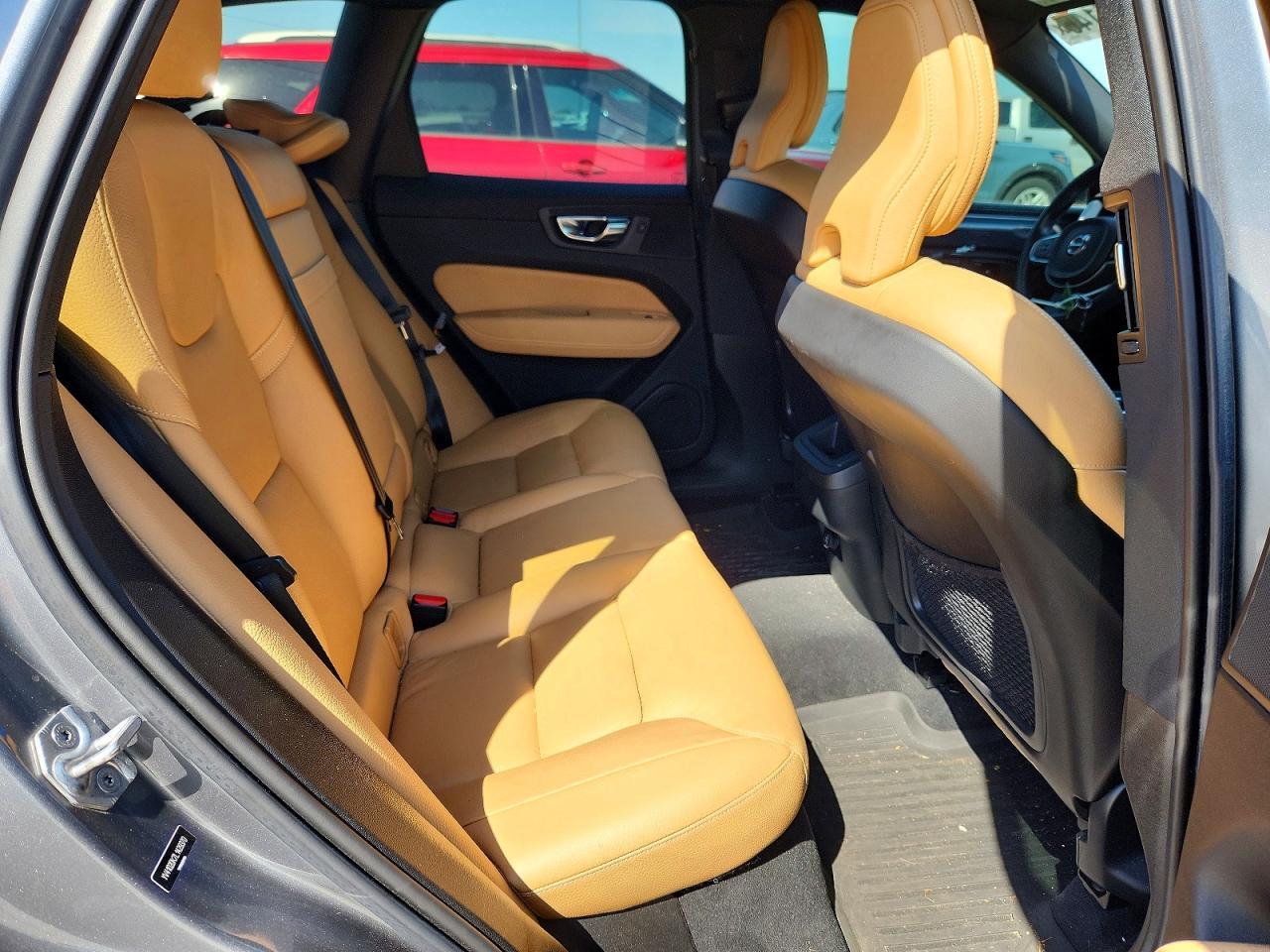 2020 Volvo Xc60 T5 Momentum - zdjęcie 10