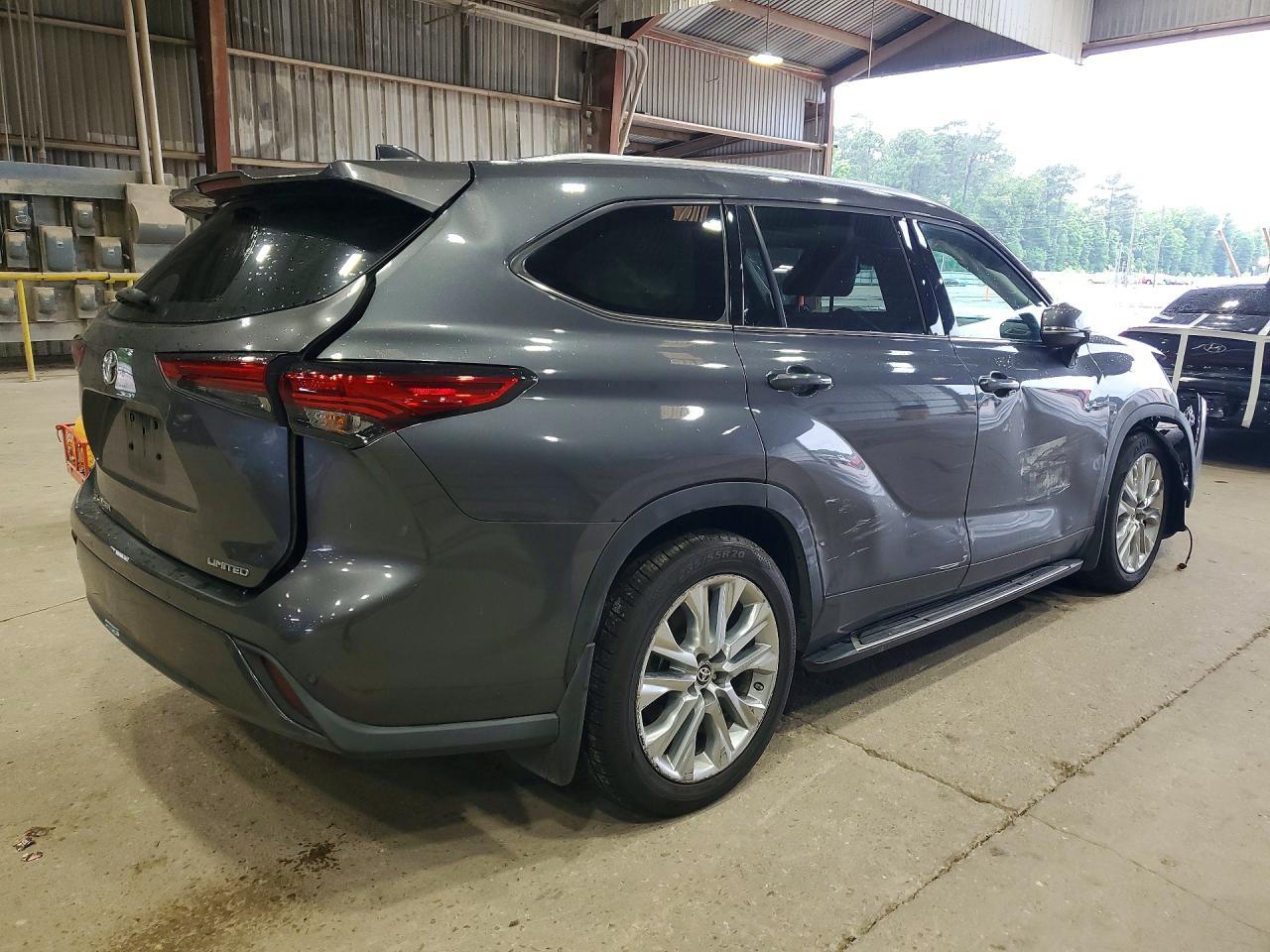 2021 Toyota Highlander Limited - zdjęcie 3