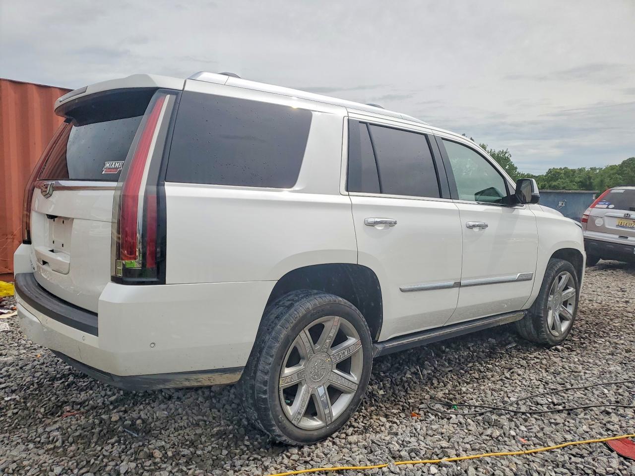 2018 Cadillac Escalade Premium Luxury - zdjęcie 3
