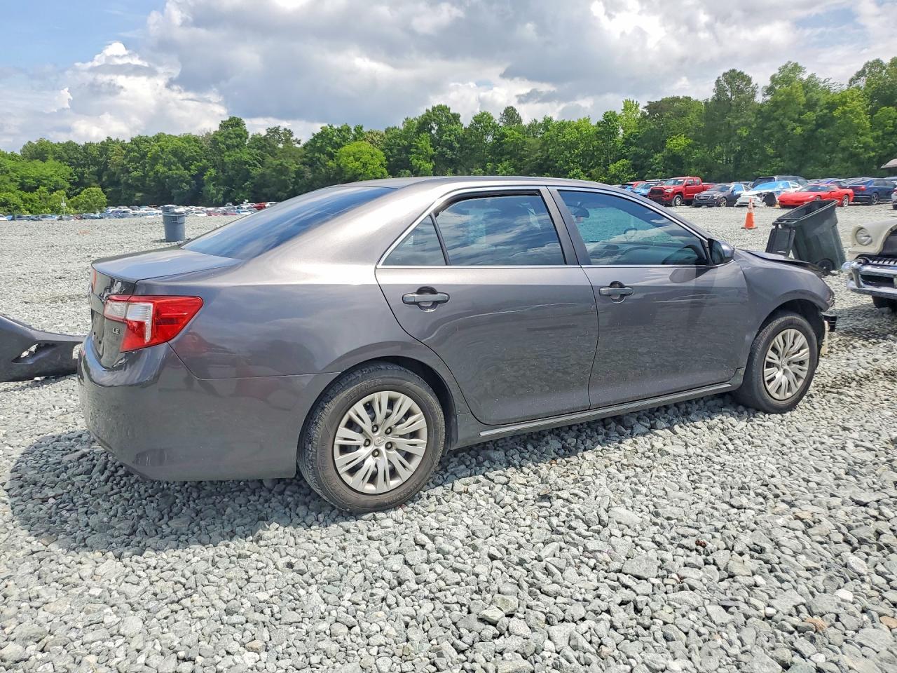 2013 Toyota Camry Le - zdjęcie 3