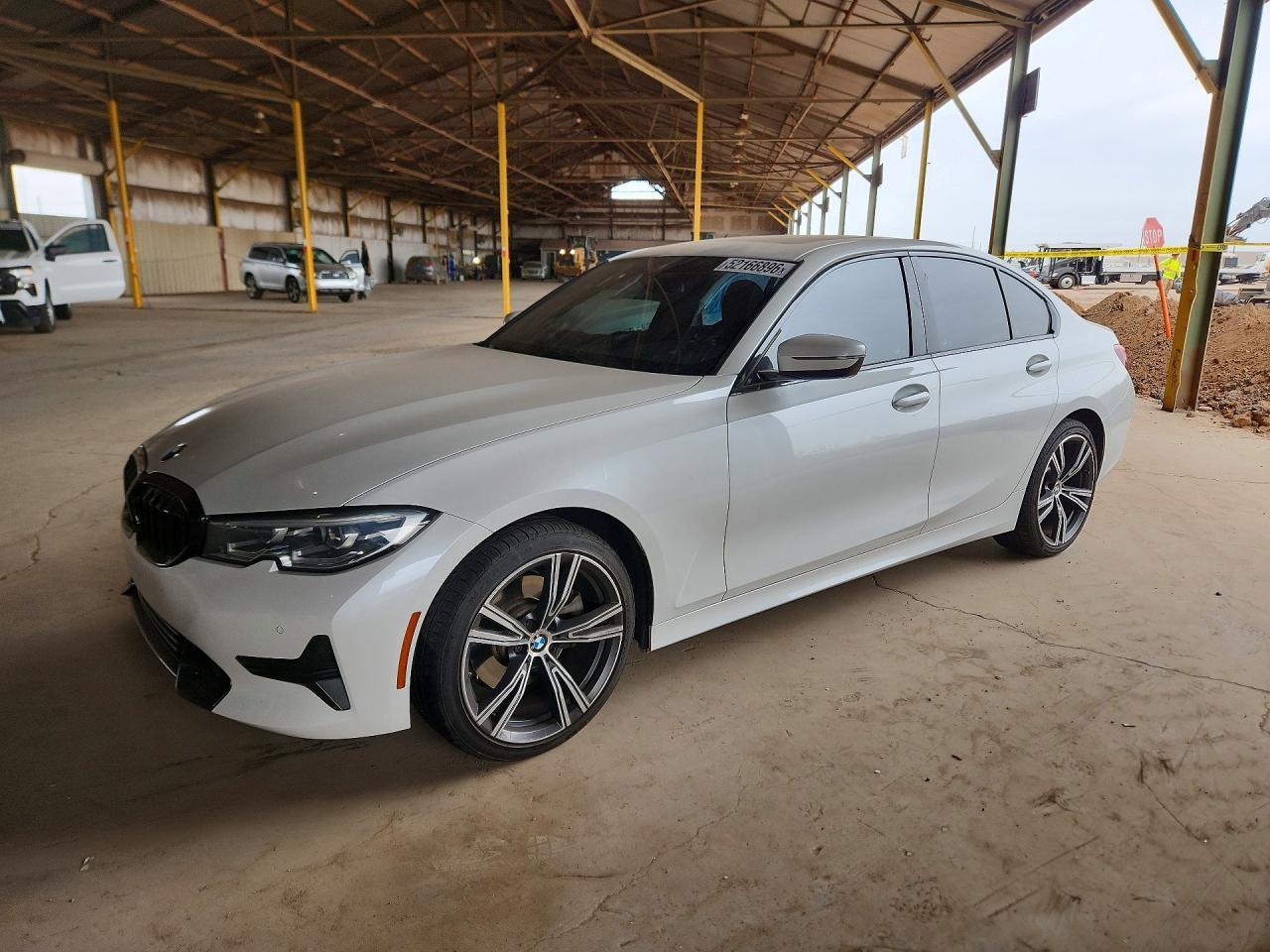 2022 BMW 330I - zdjęcie główne