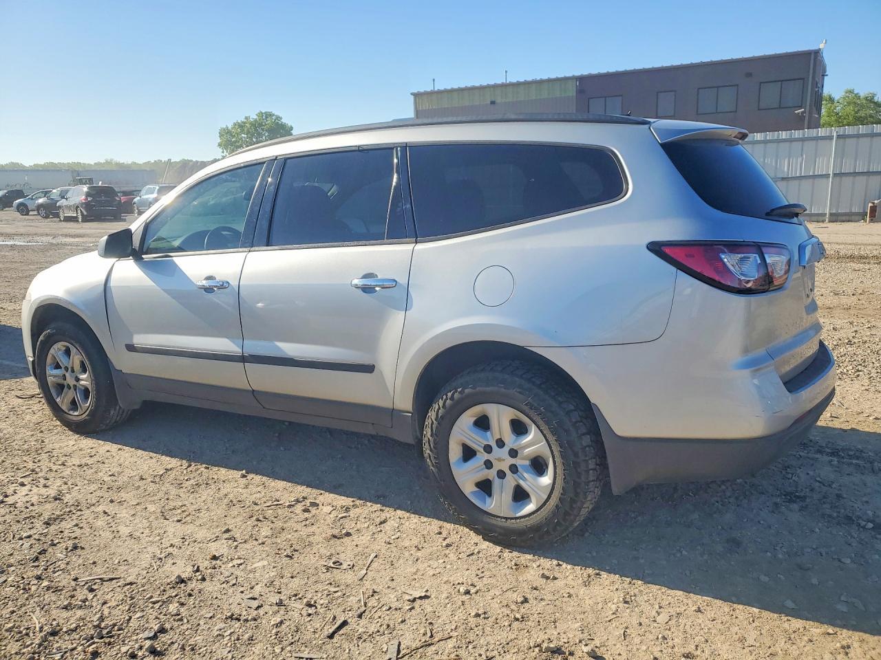2015 Chevrolet Traverse Ls - zdjęcie 2