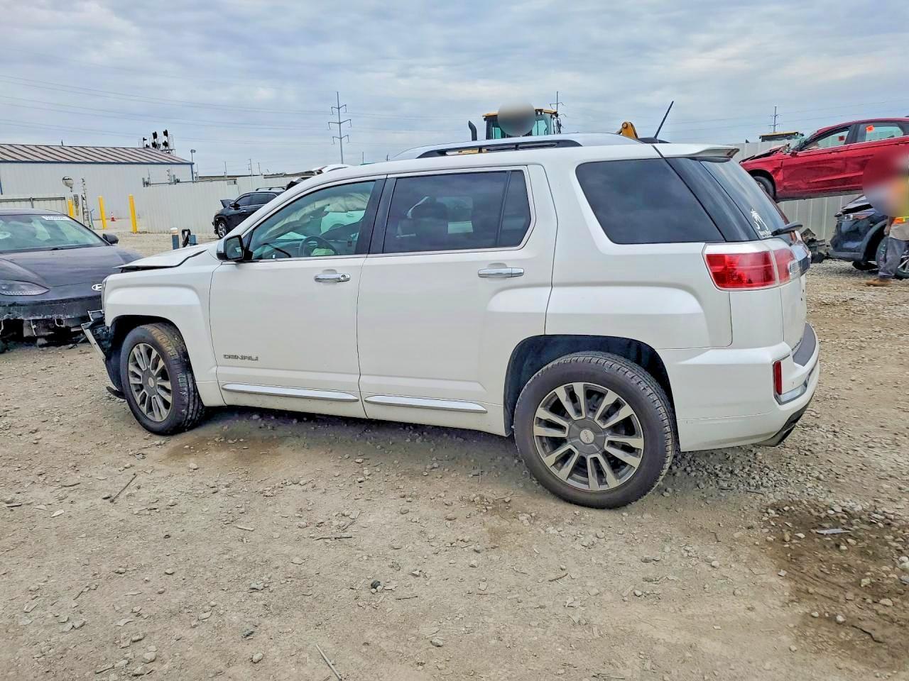 2016 GMC Terrain Denali - zdjęcie 2