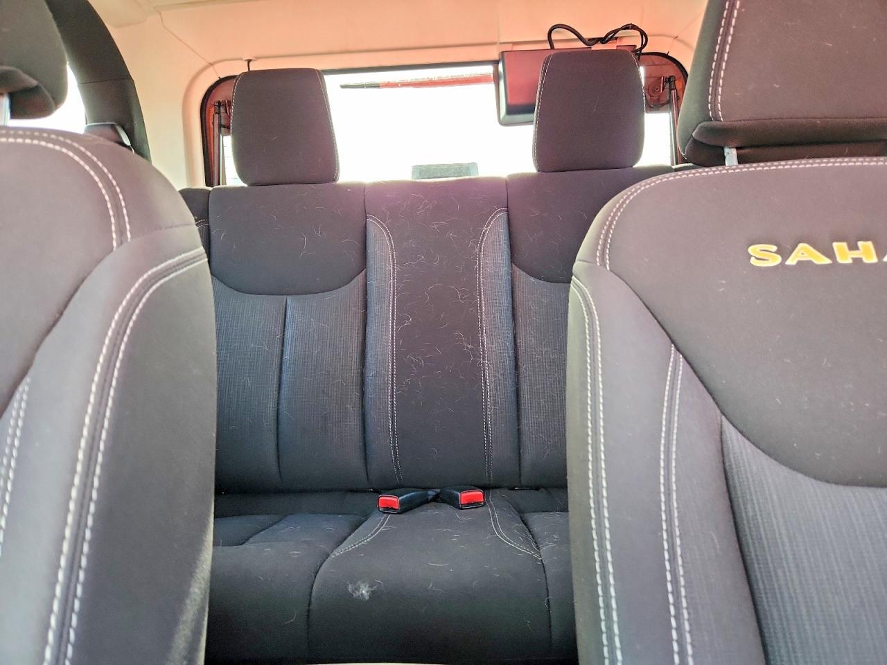 2013 Jeep Wrangler Sahara - zdjęcie 10
