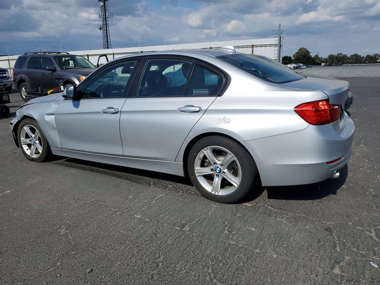 2014 BMW 320 I - zdjęcie 2