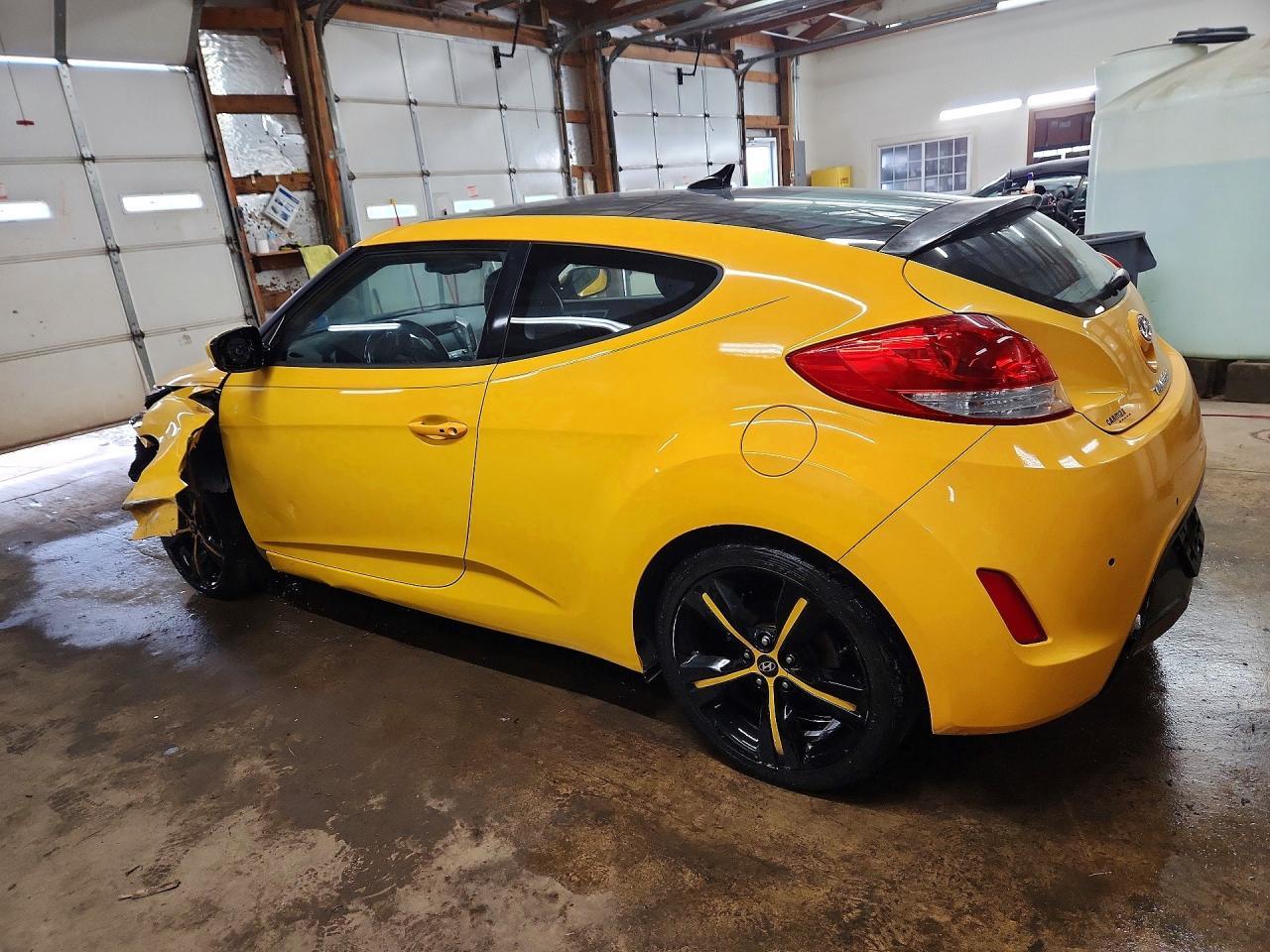 2014 Hyundai Veloster Base - zdjęcie 2