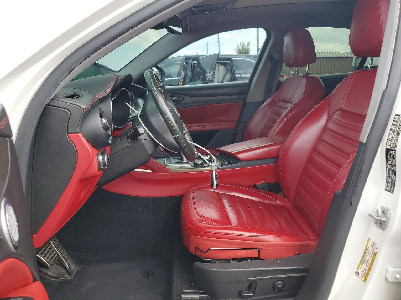 2019 Alfa Romeo Stelvio Ti - zdjęcie 7