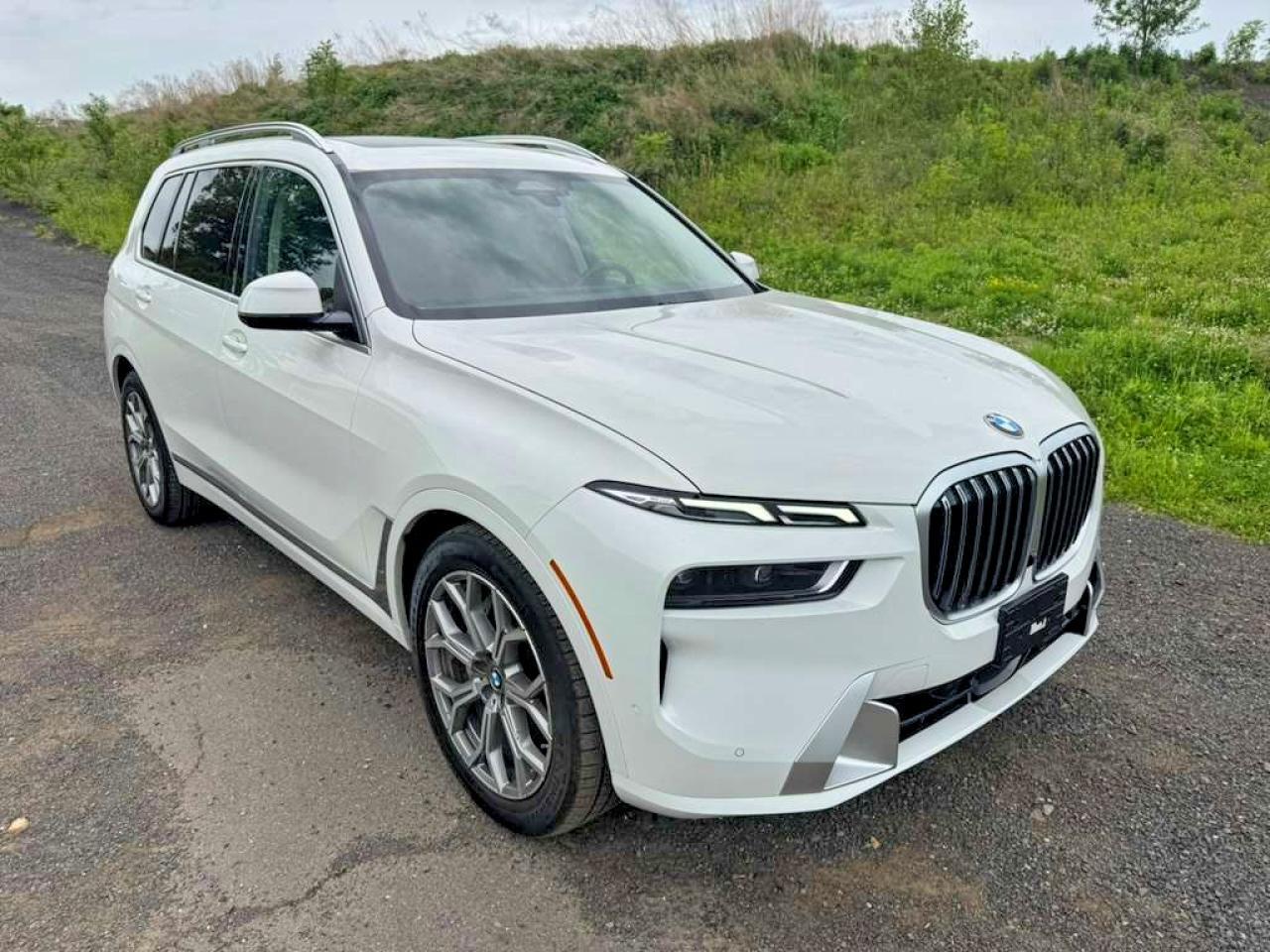 2023 BMW X7 xDrive40I - zdjęcie 4