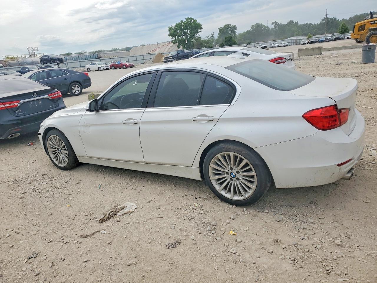 2013 BMW 328 Xi - zdjęcie 2