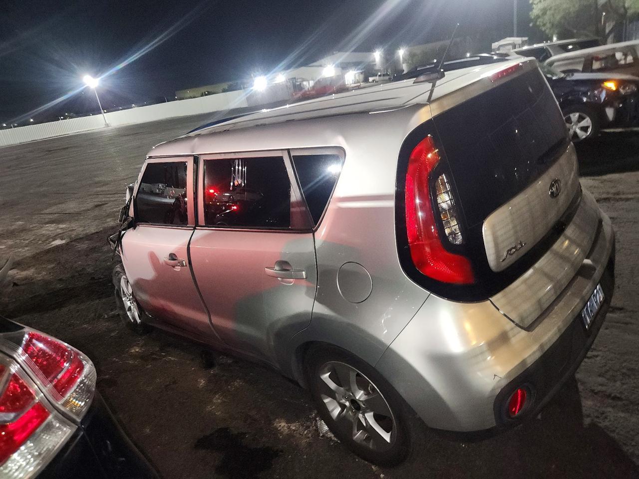2019 Kia Soul Base - zdjęcie 2