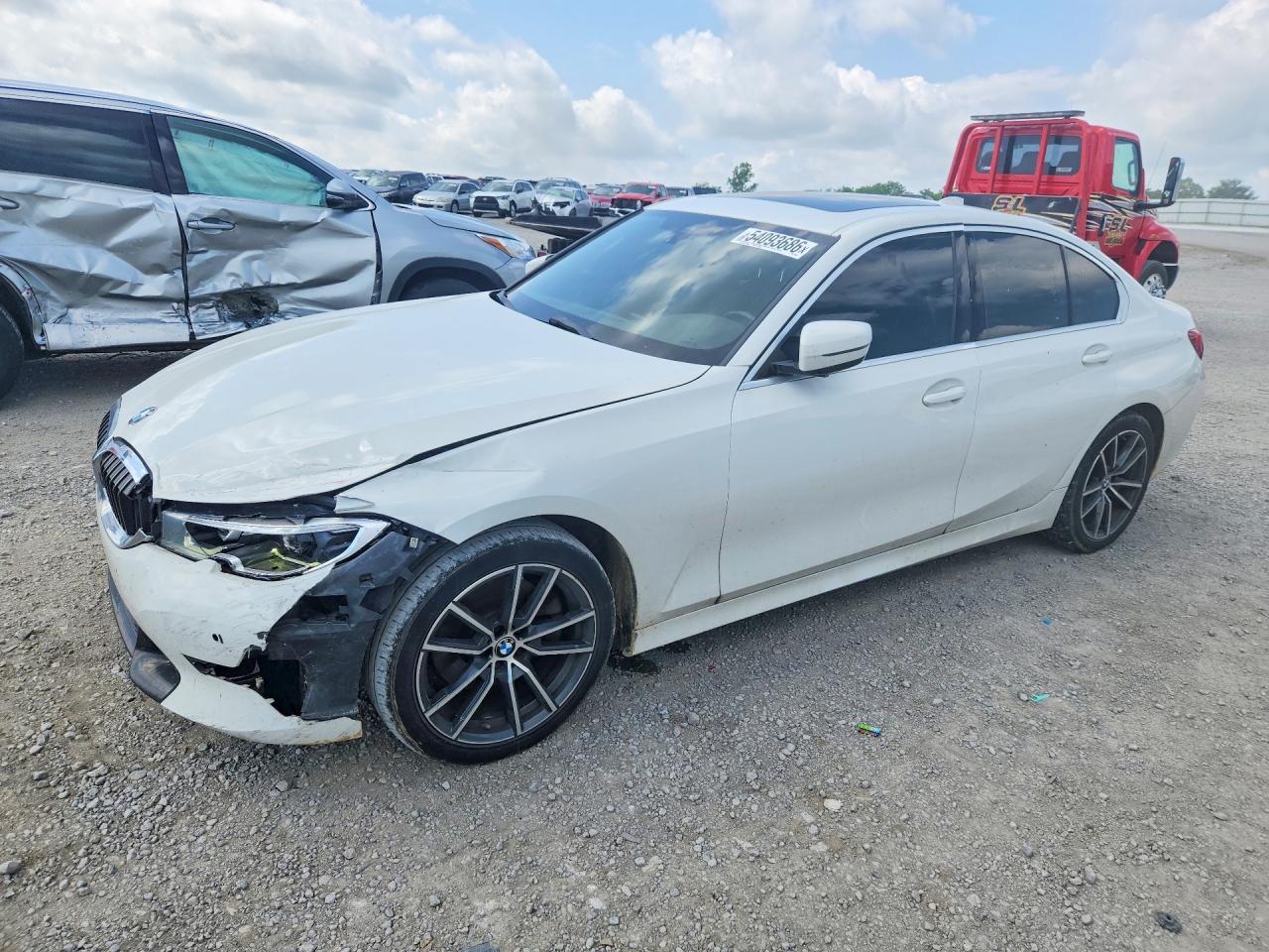 2020 BMW 330Xi - zdjęcie główne