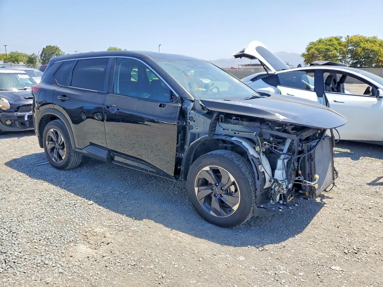 2024 Nissan Rogue Sv - zdjęcie 4
