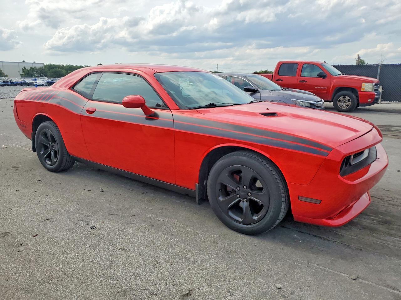2014 Dodge Challenger Sxt - zdjęcie 4