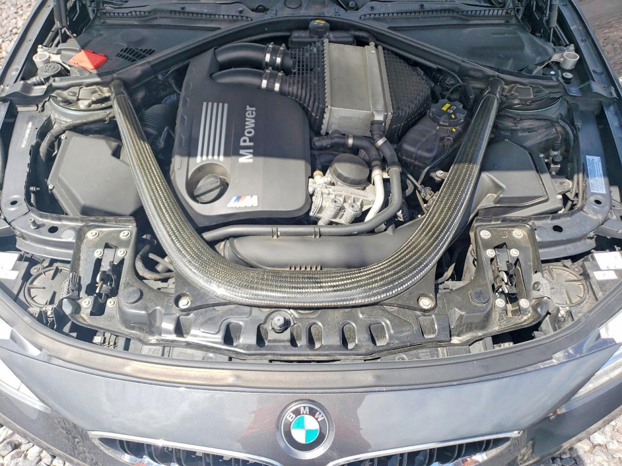 2015 BMW M4 - zdjęcie 11