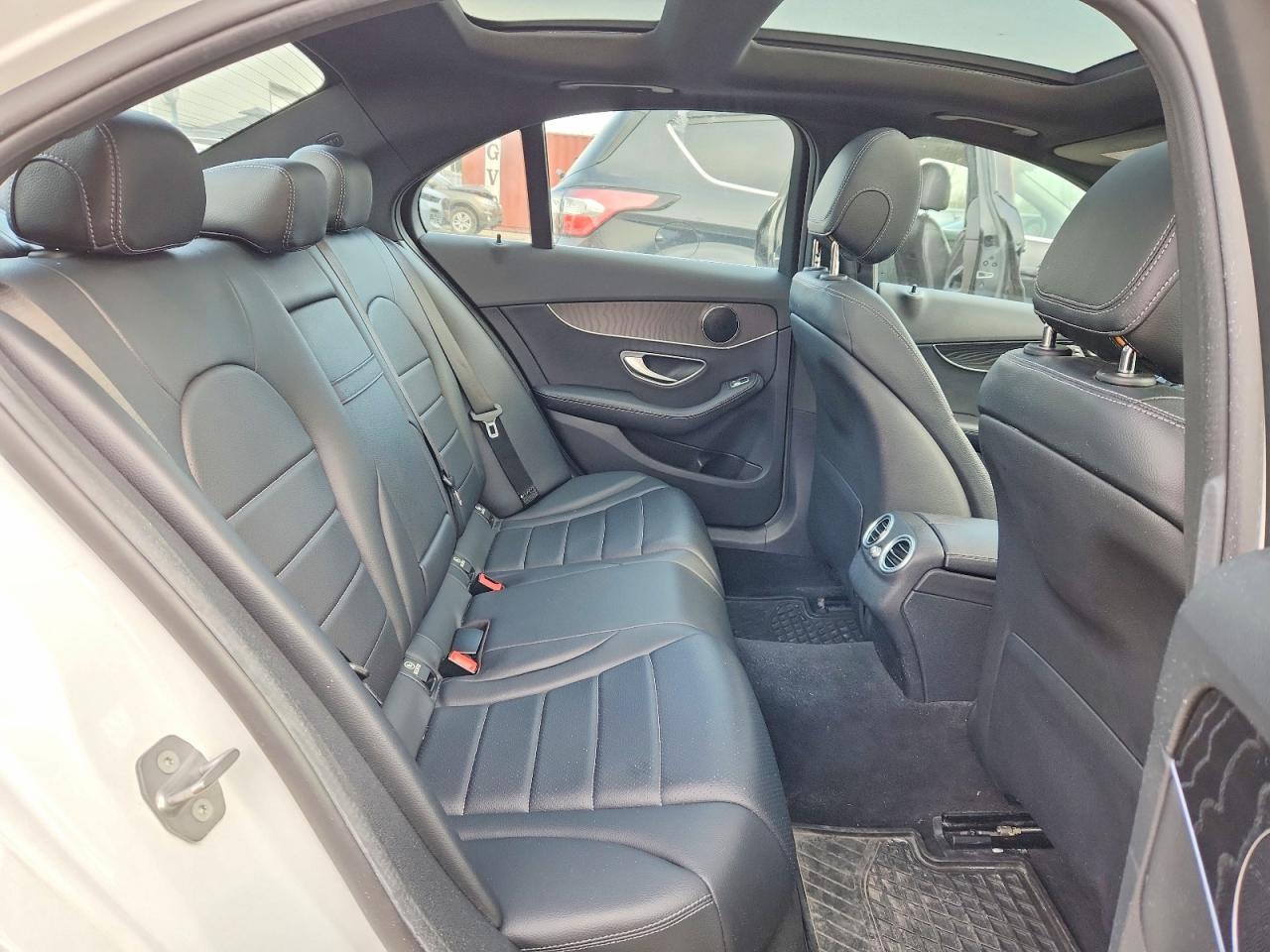 2018 Mercedes-Benz C 300 4Matic - zdjęcie 10