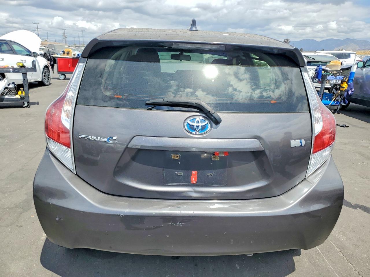 2015 Toyota Prius - zdjęcie 6
