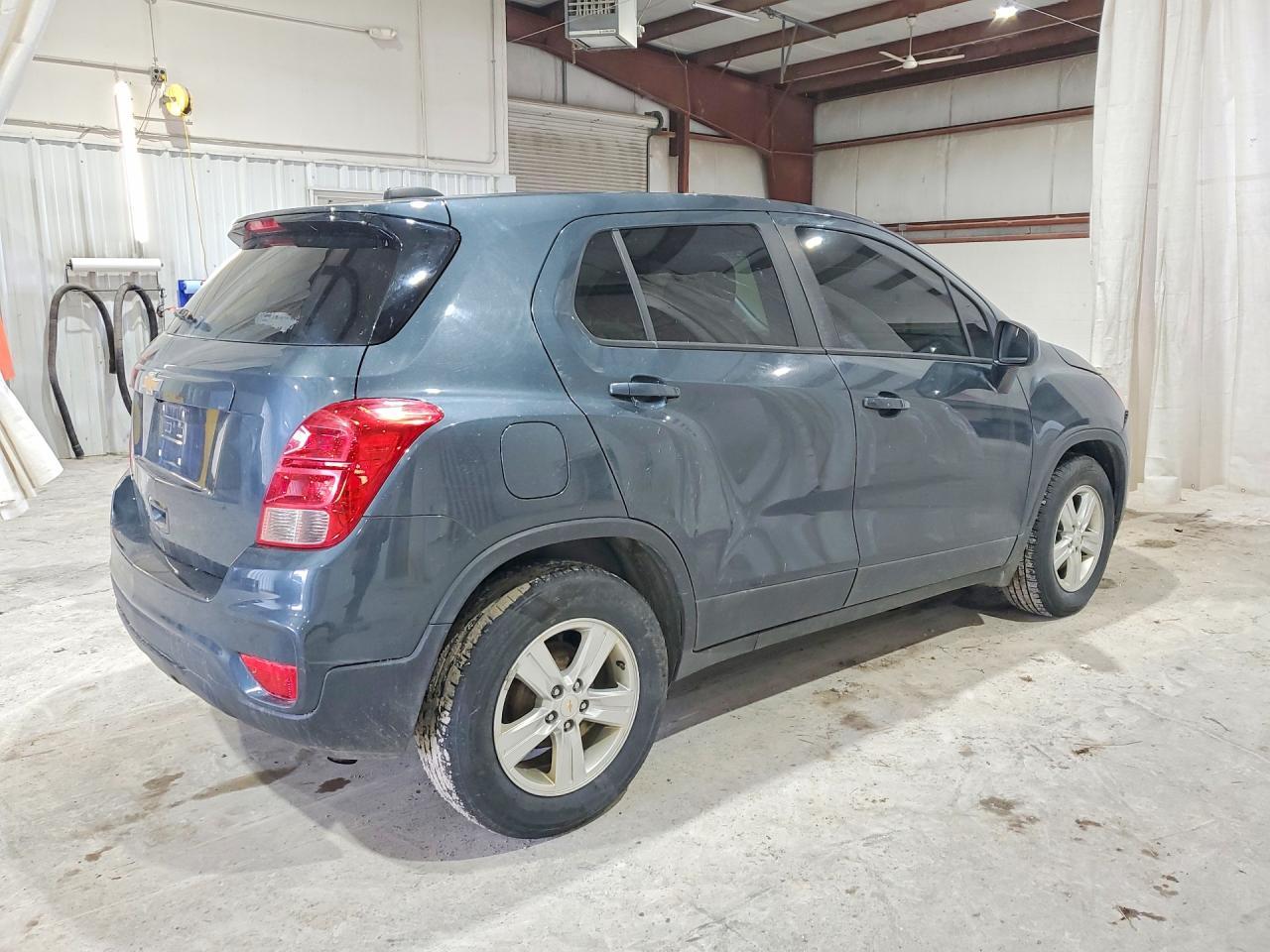 2021 Chevrolet Trax Ls - zdjęcie 3