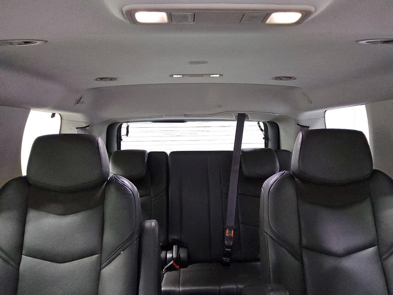 2016 Cadillac Escalade Luxury - zdjęcie 10