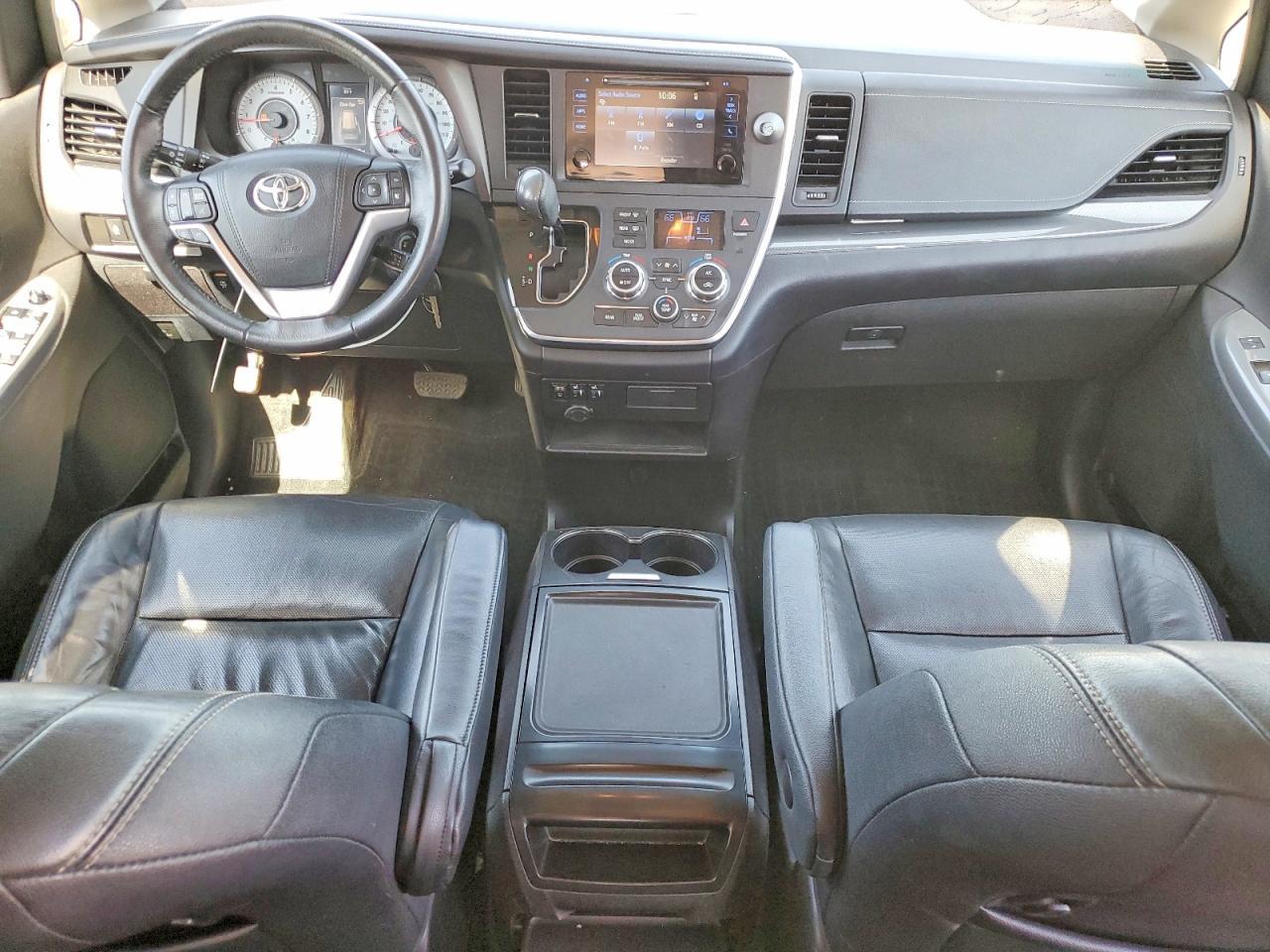 2017 Toyota Sienna Se - zdjęcie 8