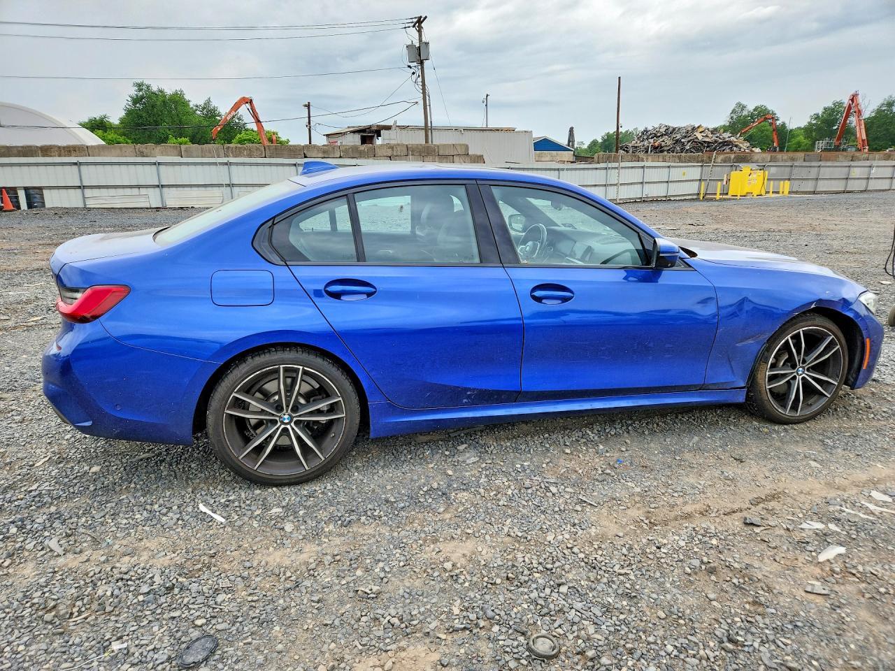 2019 BMW 330Xi - zdjęcie 3