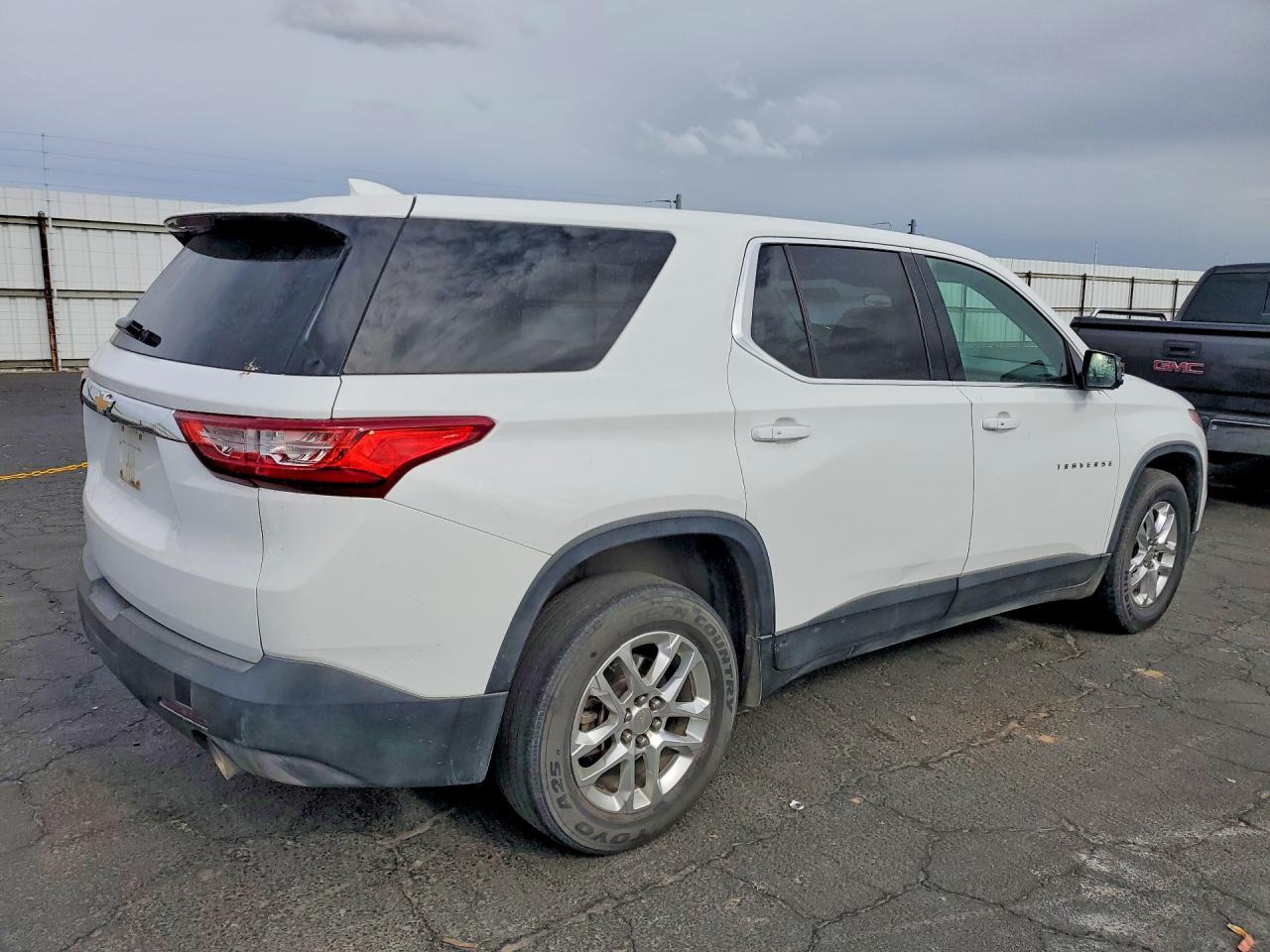 2019 Chevrolet Traverse Ls - zdjęcie 3