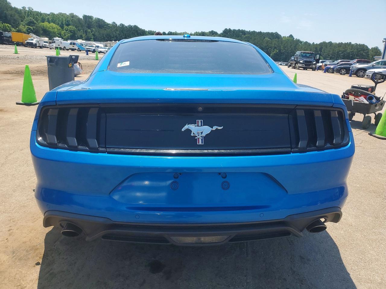 2019 Ford Mustang - zdjęcie 6