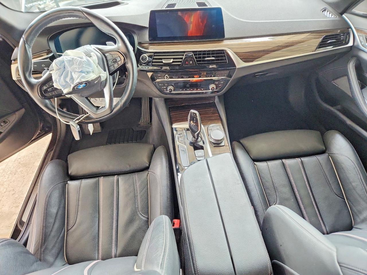 2020 BMW 530 I - zdjęcie 8