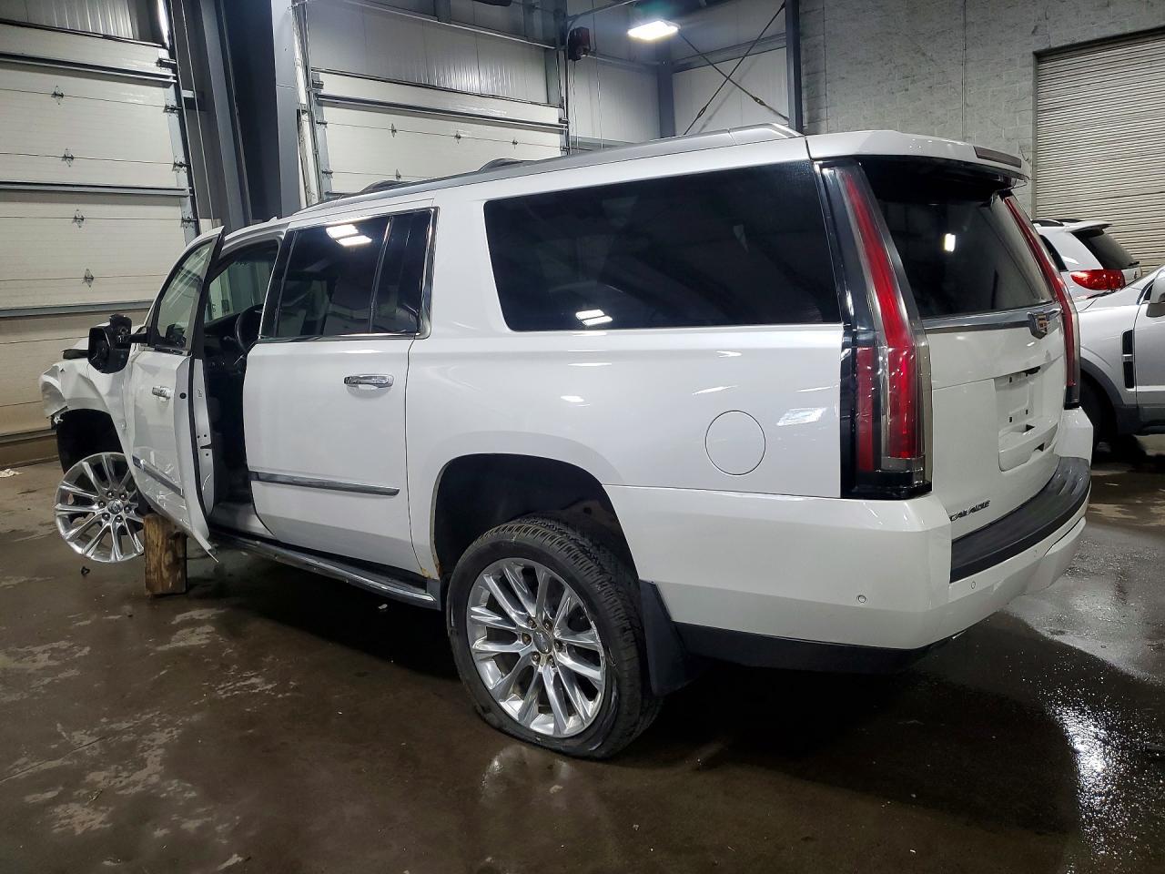 2017 Cadillac Escalade Esv Luxury - zdjęcie 2