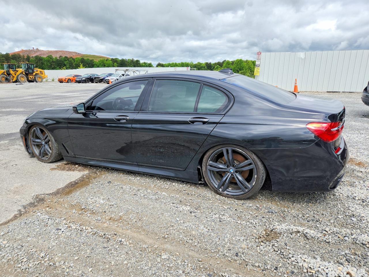 2018 BMW 750 Xi - zdjęcie 2
