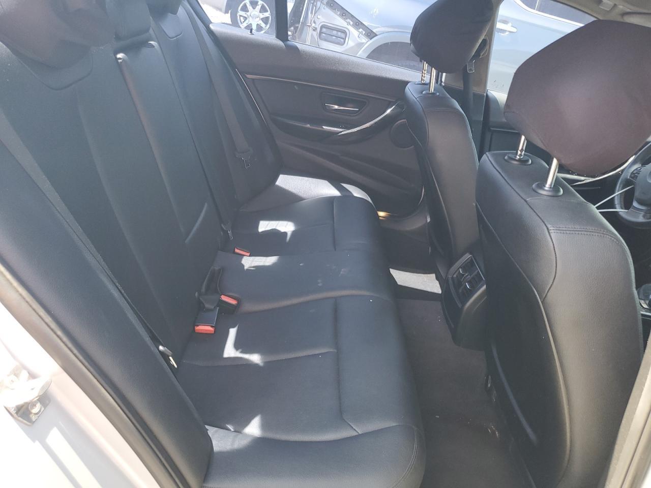 2016 BMW 320 Xi - zdjęcie 10