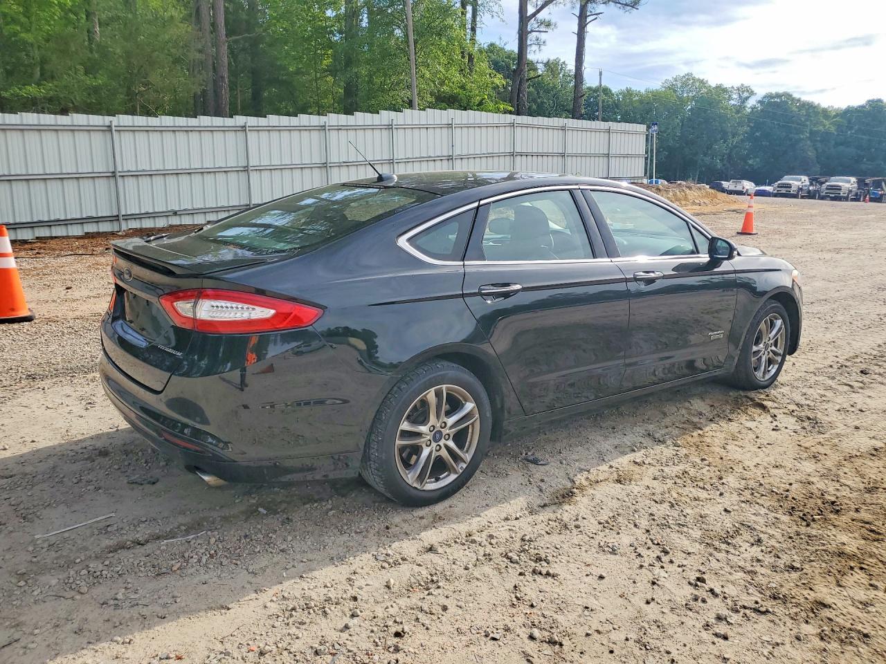 2016 Ford Fusion Titanium Phev - zdjęcie 3