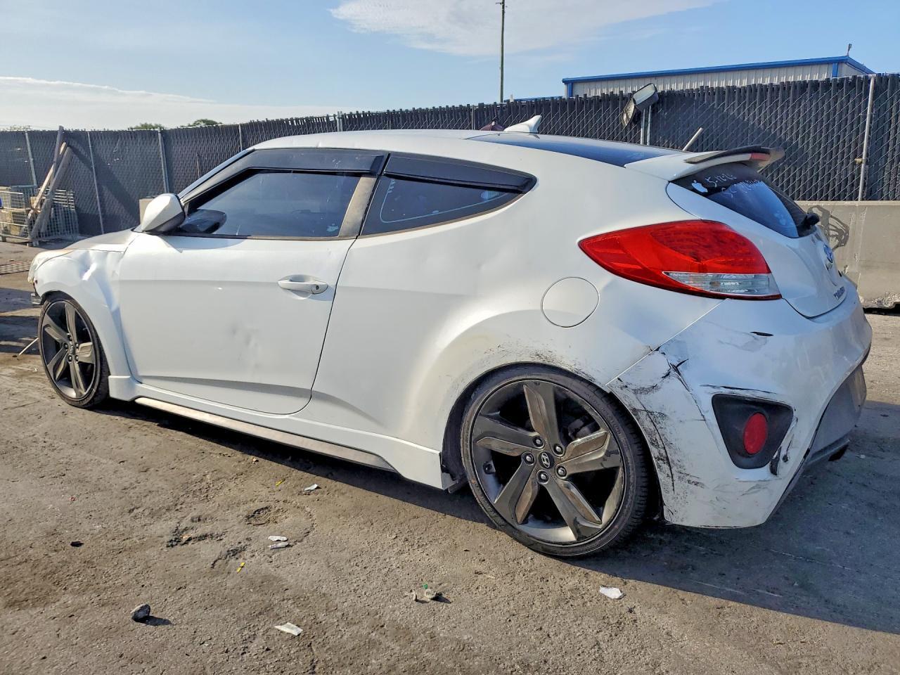 2015 Hyundai Veloster Turbo - zdjęcie 2
