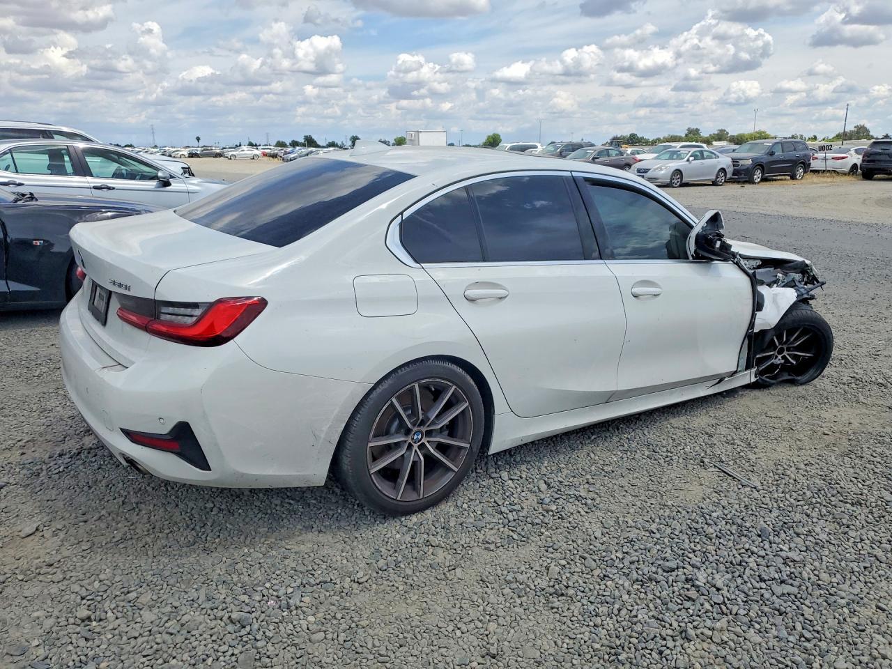 2020 BMW 330I - zdjęcie 3