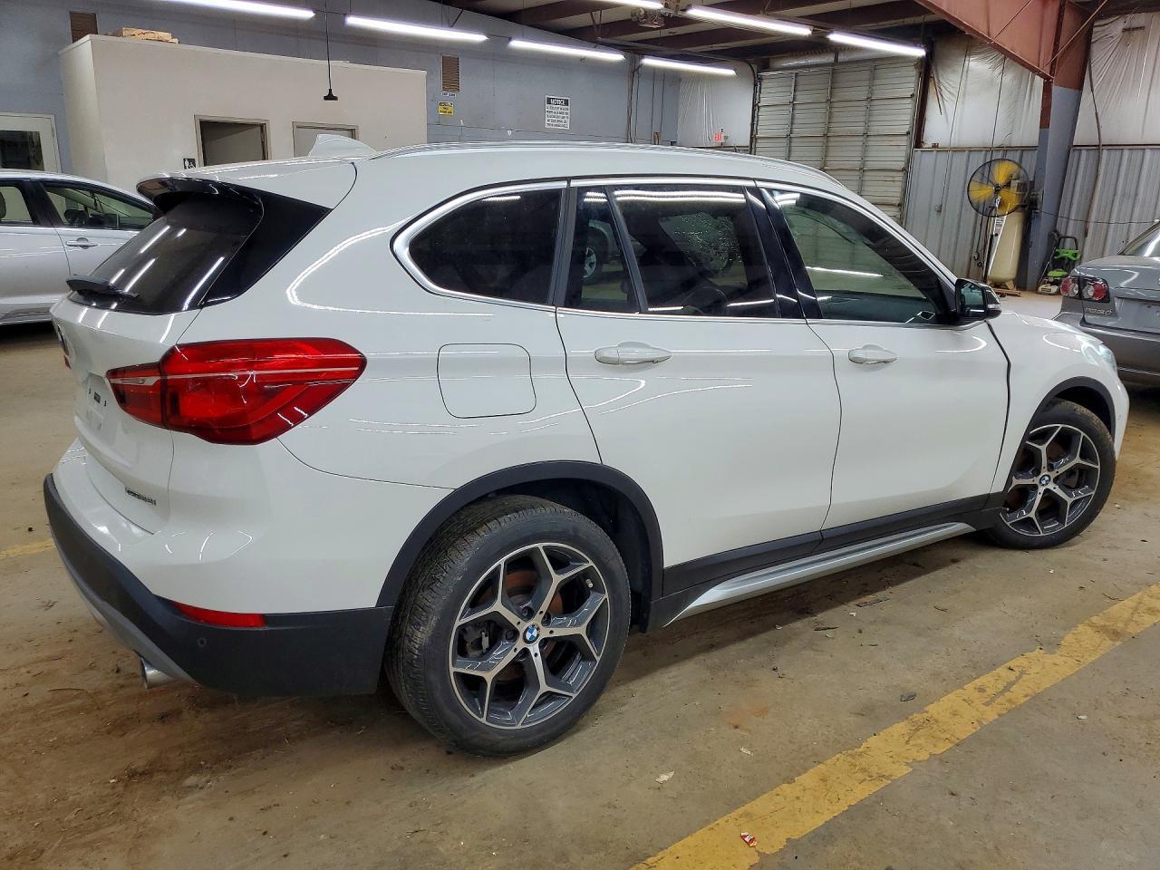 2018 BMW X1 xDrive28I - zdjęcie 3