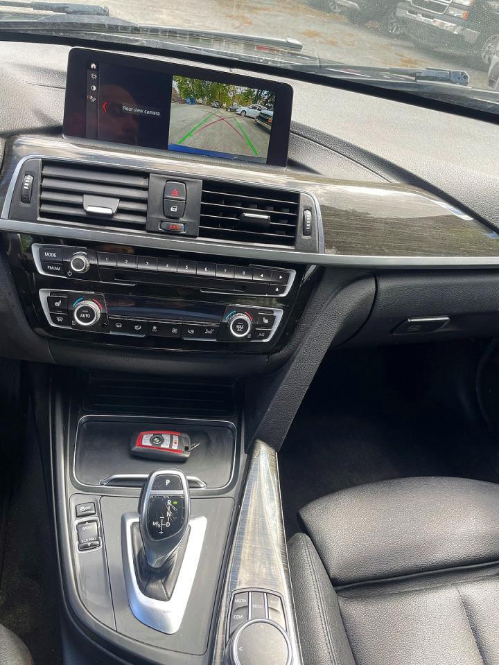 2018 BMW 330 Xi - zdjęcie 14