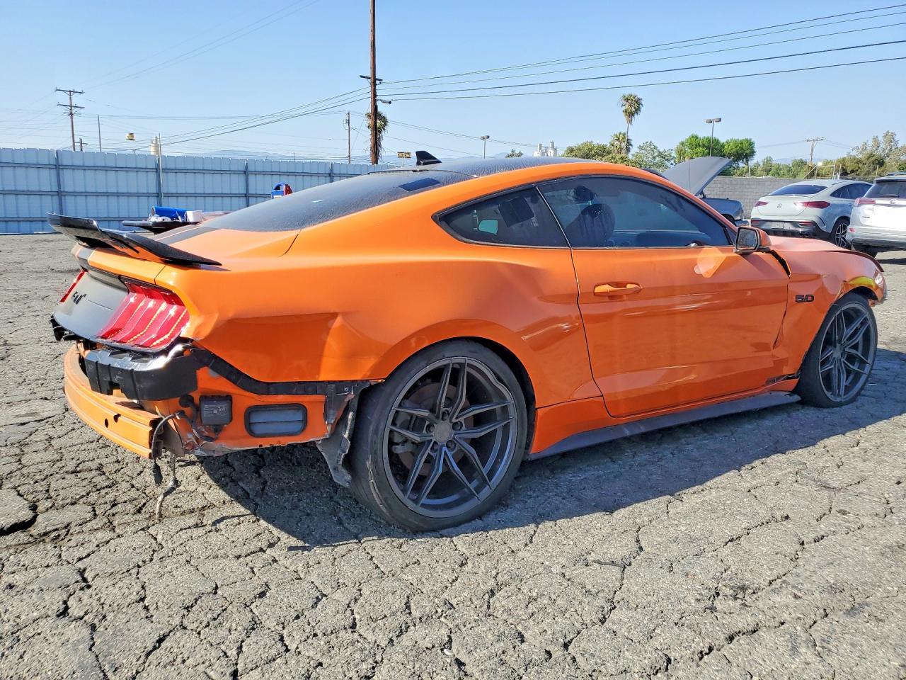 2020 Ford Mustang Gt - zdjęcie 3