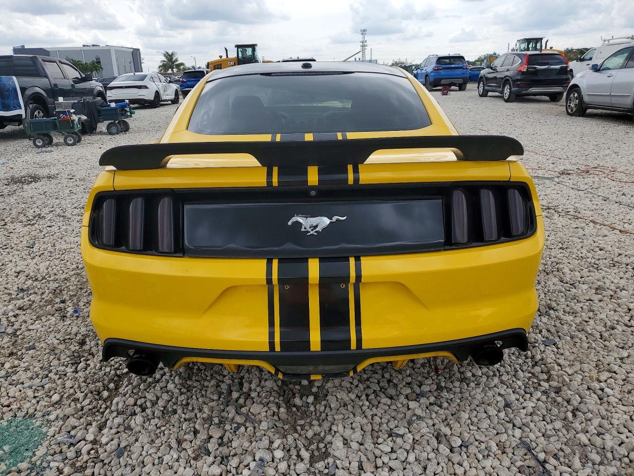 2016 Ford Mustang - zdjęcie 6