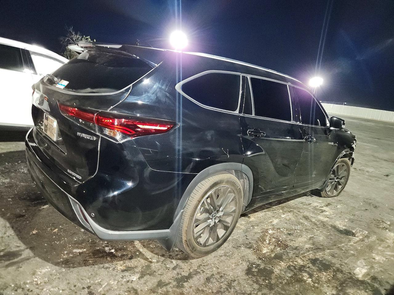 2021 Toyota Highlander Hybrid Limited - zdjęcie 3