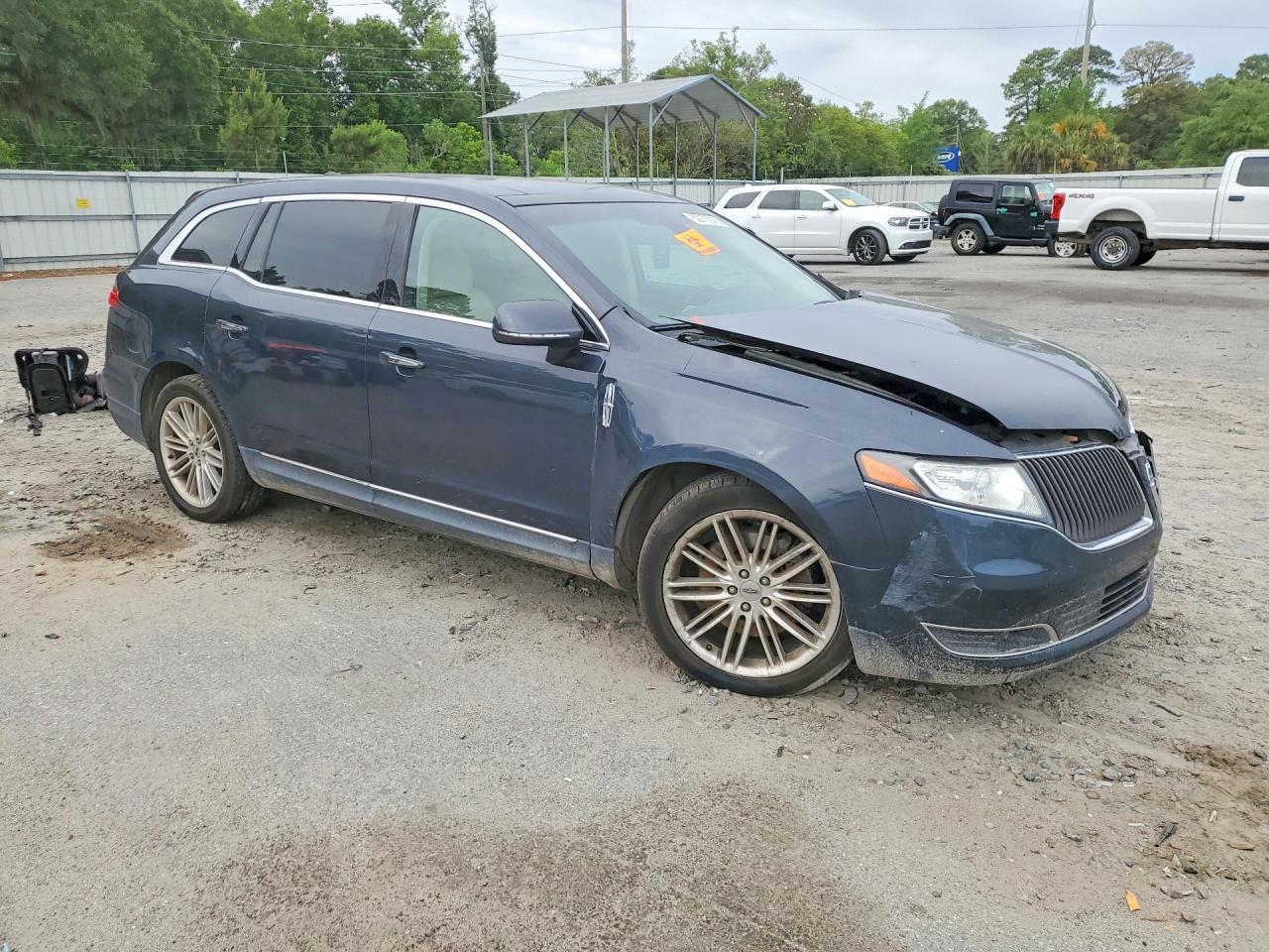 2014 Lincoln Mkt - zdjęcie 4