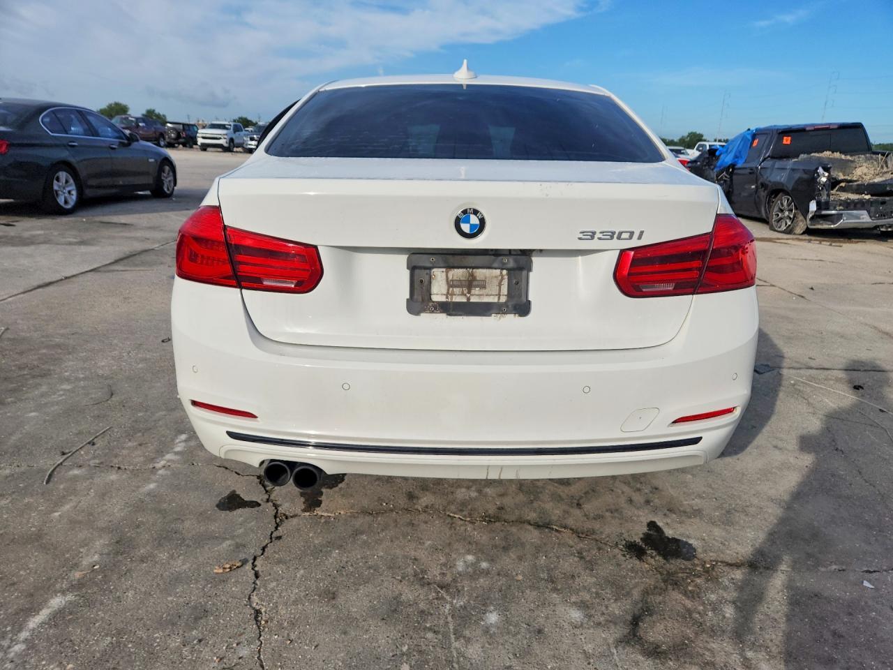 2017 BMW 330 I - zdjęcie 6