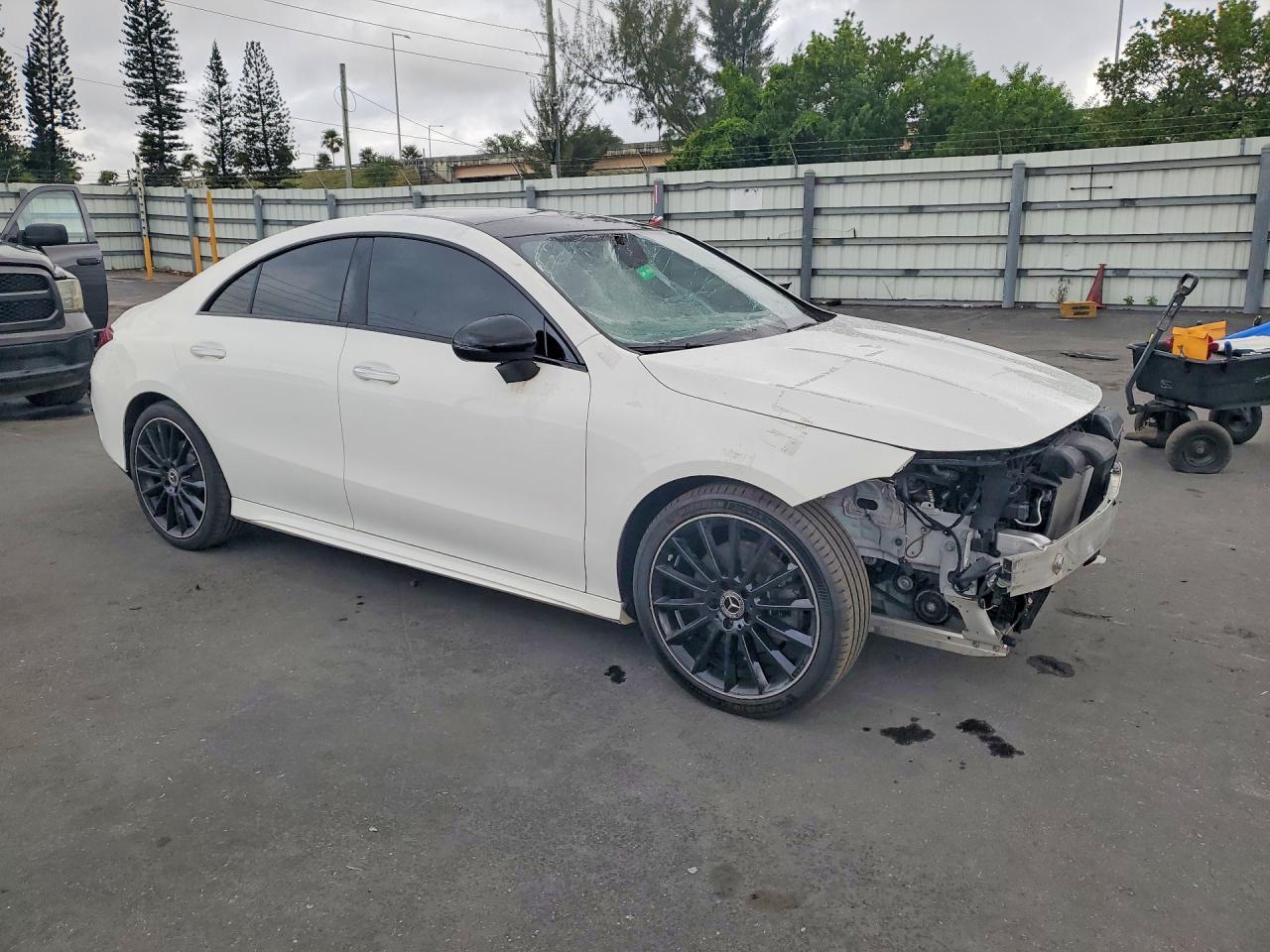 2023 Mercedes-Benz Cla 250 - zdjęcie 4