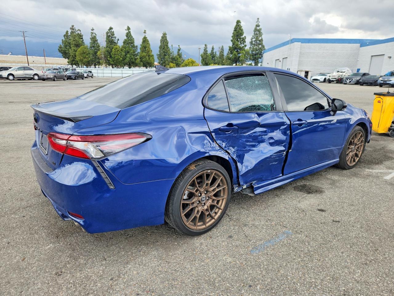 2023 Toyota Camry Se Nightshade - zdjęcie 3