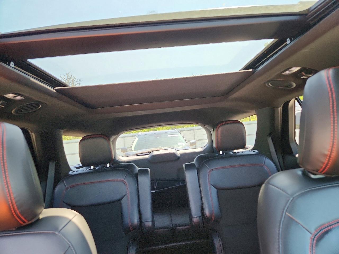2023 Ford Explorer St-Line - zdjęcie 10