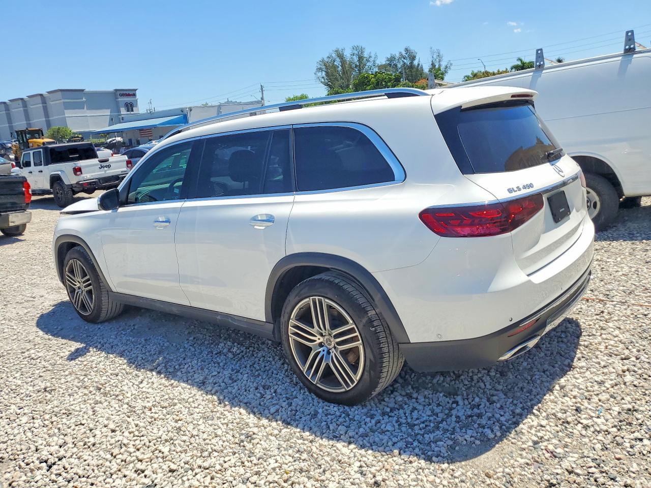 2025 Mercedes-Benz Gls 450 4Matic - zdjęcie 2