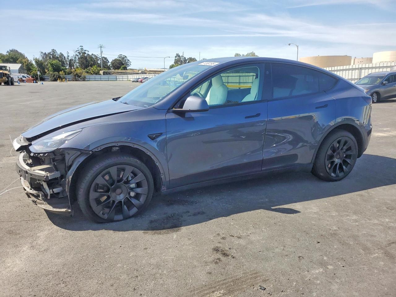 2023 Tesla Model Y - zdjęcie główne