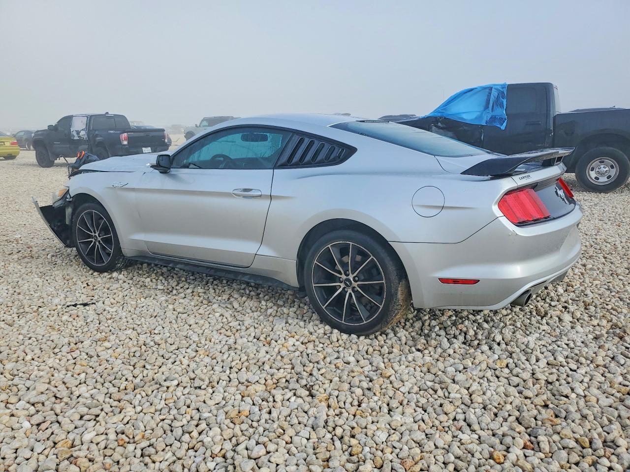 2016 Ford Mustang - zdjęcie 2